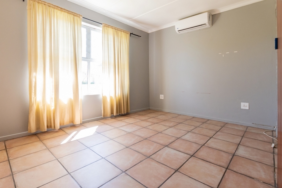 4 Bedroom Property for Sale in Velddrif Western Cape